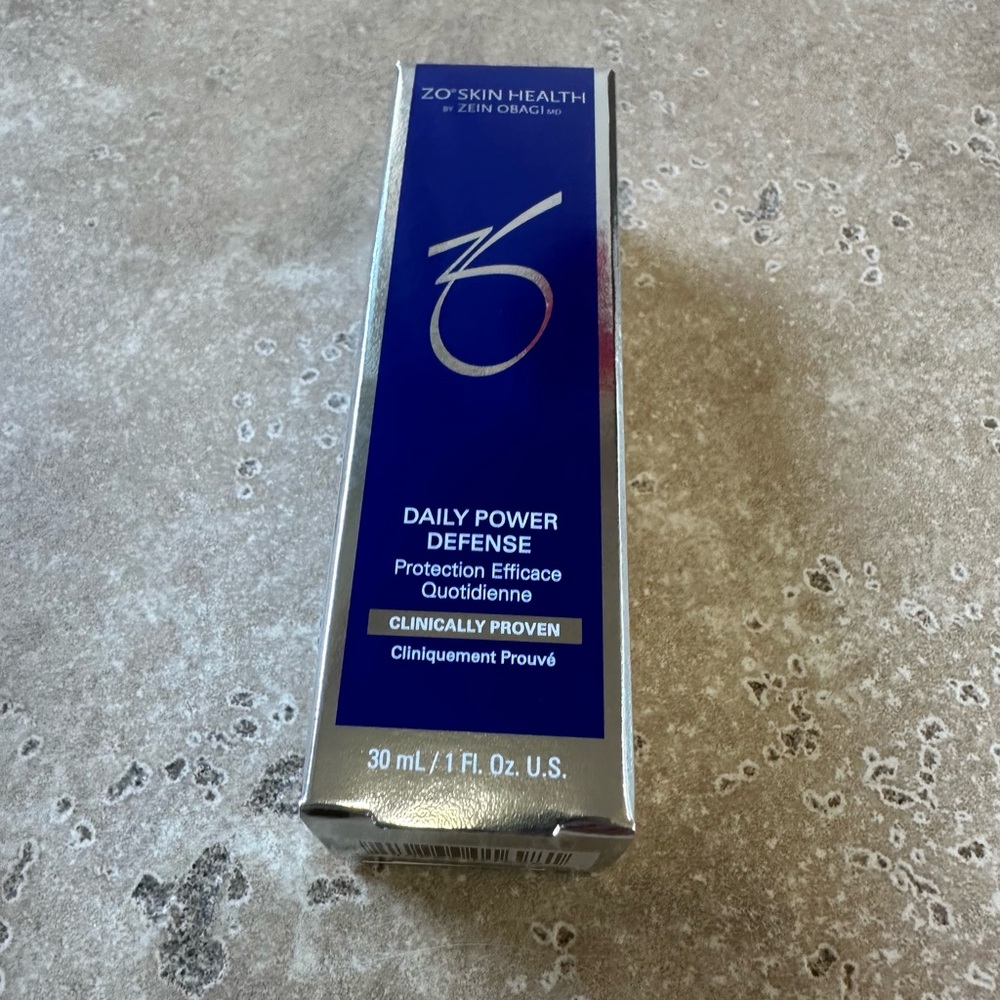 ZO SKIN HEALTH Daily Power Defense - Blue/Silver Box